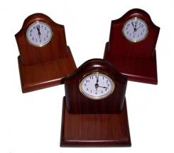 Reloj con base de madera